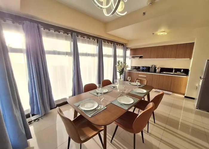 Apartamento 2br Large -93sqm -12pax -pet -free Parking -picc,moa,wtc,ccp Manila