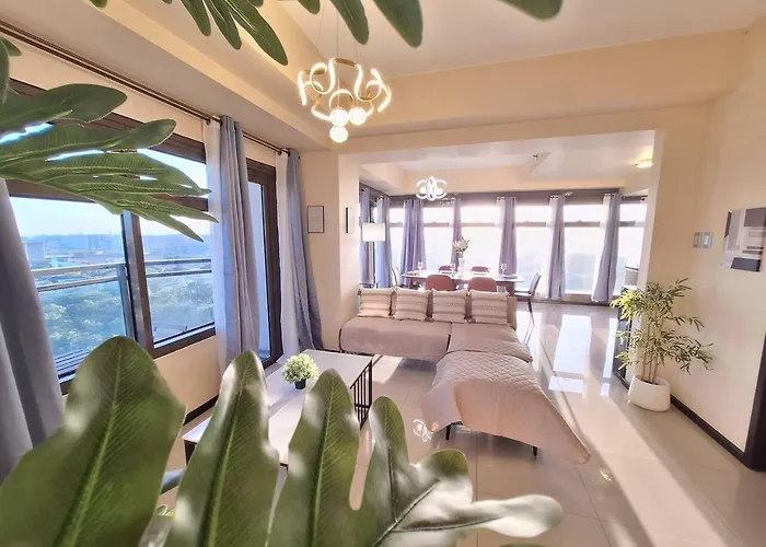 Apartamento 2br Large -93sqm -12pax -pet -free Parking -picc,moa,wtc,ccp Manila