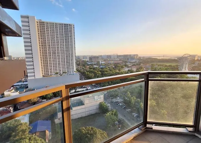 2br Large -93sqm -12pax -pet -free Parking -picc,moa,wtc,ccp Apartamento Manila