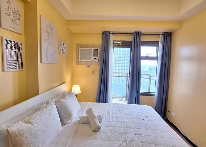 2br Large -93sqm -12pax -pet -free Parking -picc,moa,wtc,ccp * Manila