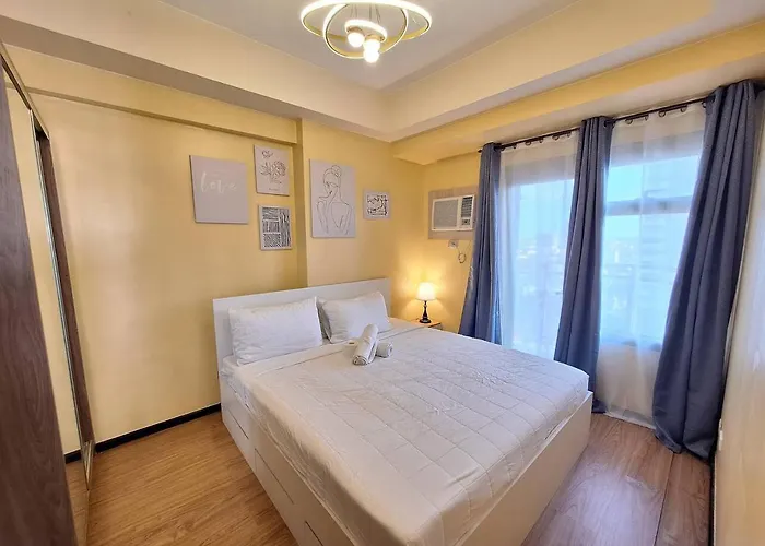2br Large -93sqm -12pax -pet -free Parking -picc,moa,wtc,ccp Manila
