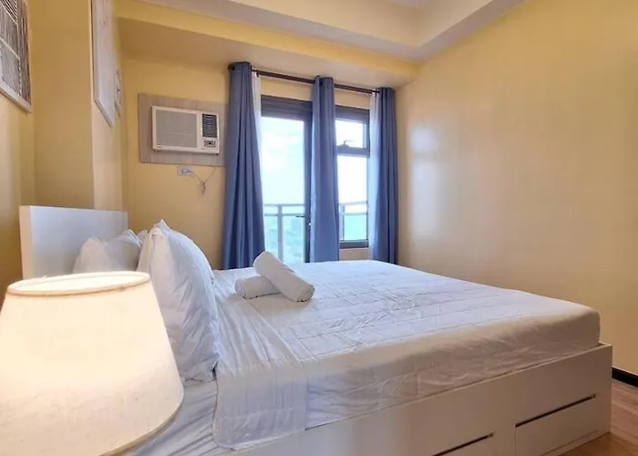 2br Large -93sqm -12pax -pet -free Parking -picc,moa,wtc,ccp Apartamento Manila