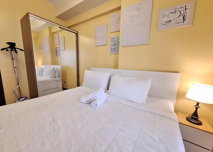 2br Large -93sqm -12pax -pet -free Parking -picc,moa,wtc,ccp * Manila