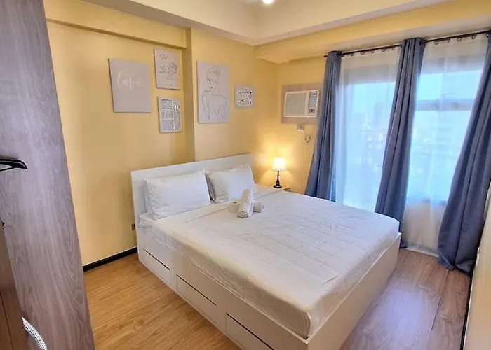 2br Large -93sqm -12pax -pet -free Parking -picc,moa,wtc,ccp * Manila