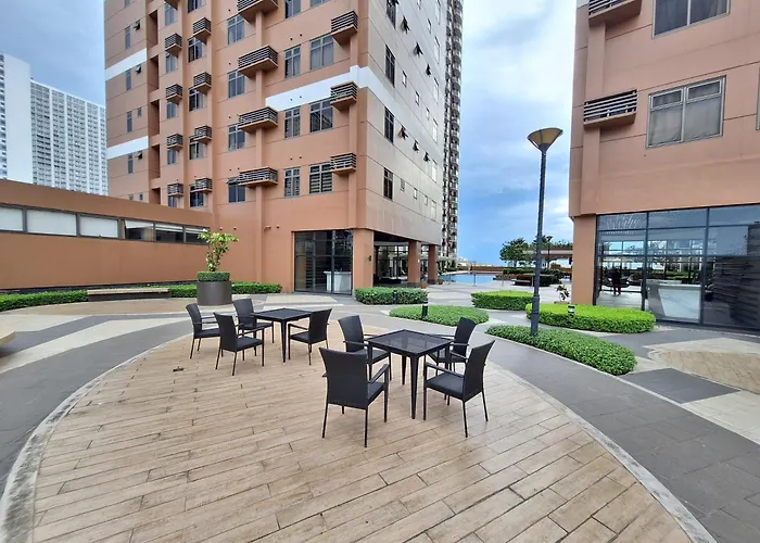 2br Large -93sqm -12pax -pet -free Parking -picc,moa,wtc,ccp Apartamento Manila